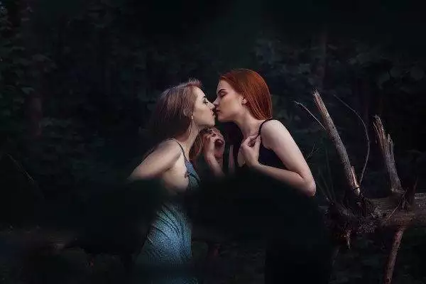Sie-sucht-sie-lesbische-liebe Sie sucht sie